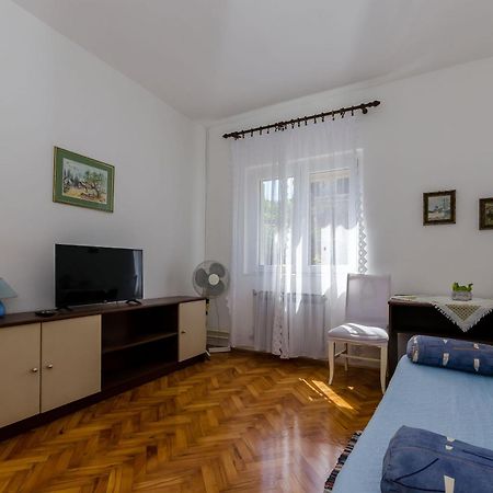 Apartments Jakov Jelsa  Esterno foto