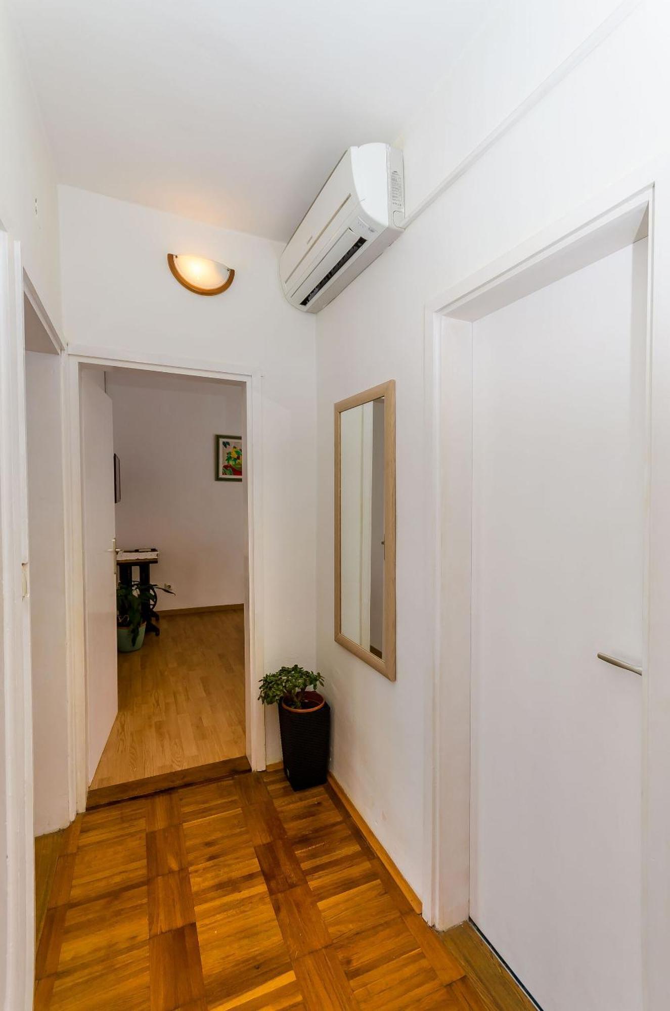 Apartments Jakov Jelsa  Esterno foto
