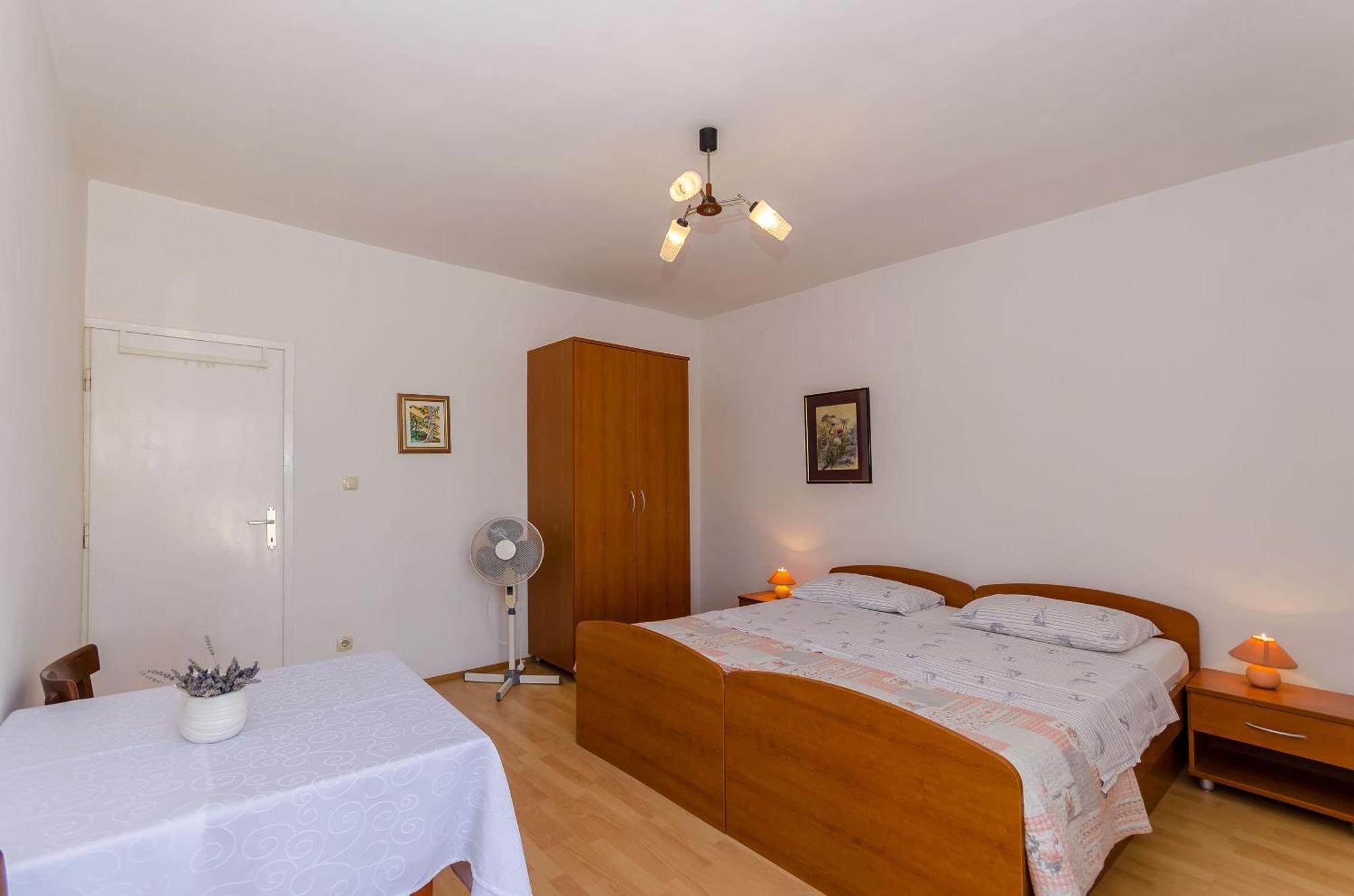 Apartments Jakov Jelsa  Esterno foto