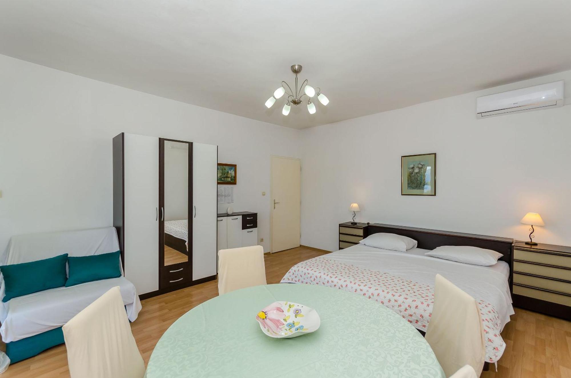 Apartments Jakov Jelsa  Esterno foto